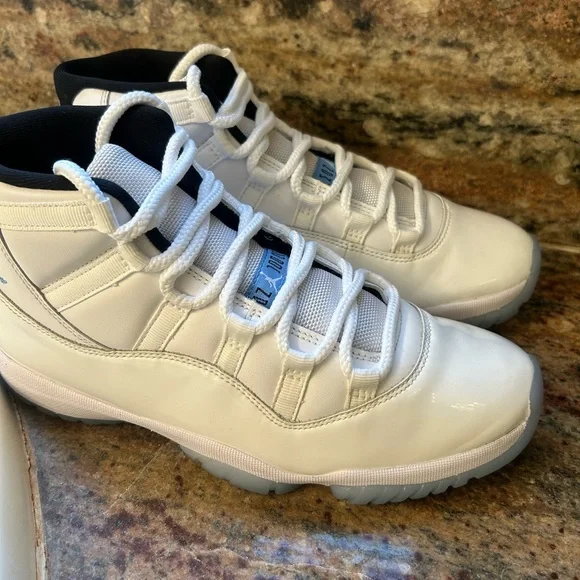 Jordan 11 Legend Blue - Picture 3 of 5